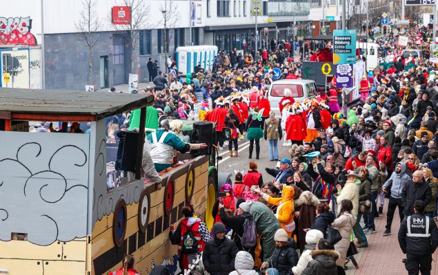 Fasnachtsumzug 26 2 c Lys Y. Seng